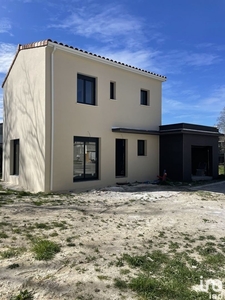 Maison 4 pièces de 110 m² à Montélimar (26200)
