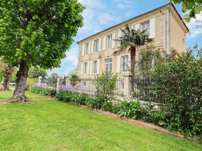 Prestigieuse Maison en vente Rochefort, France