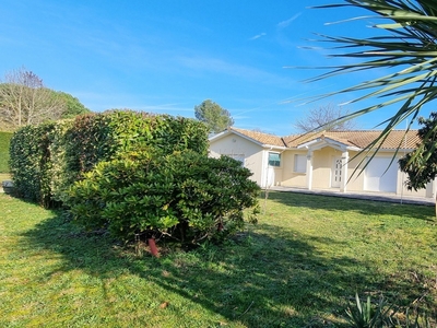 Maison traditionnelle 4 pièces de 125 m² à Le Barp (33114)