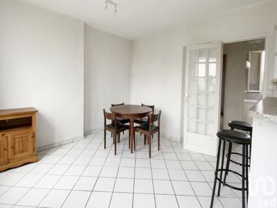 Appartement 2 pièces de 43 m² à Ivry-sur-Seine (94200)