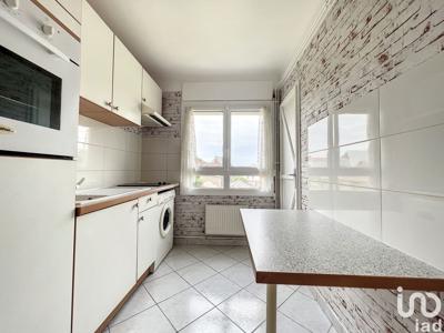 Appartement 3 pièces de 53 m² à Châlons-en-Champagne (51000)