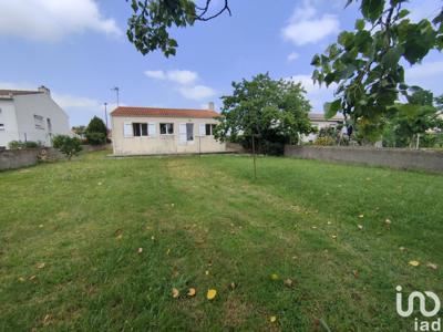 Maison 4 pièces de 70 m² à Grosbreuil (85440)