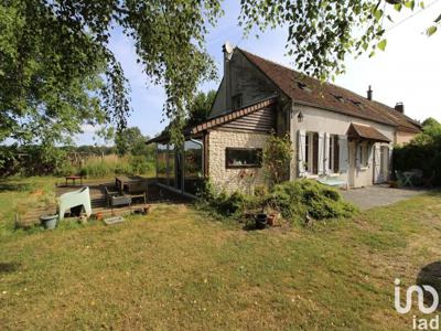 Maison 5 pièces de 120 m² à Villeneuve-sur-Yonne (89500)