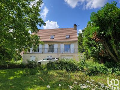 Maison traditionnelle 7 pièces de 193 m² à Le Heaulme (95640)