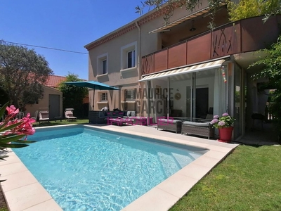 Maison de 3 chambres de luxe en vente à L'Isle-sur-la-Sorgue, Provence-Alpes-Côte d'Azur