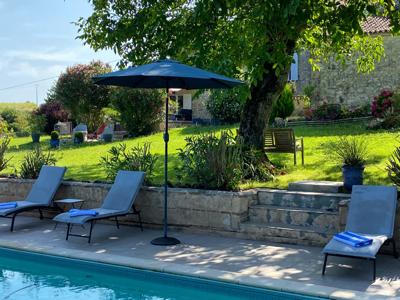 Proche Bordeaux - Superbe location 2 personnes sur propriété de caractère ; piscine et jacuzzi
