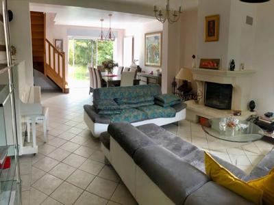 Vente maison 6 pièces 147 m²