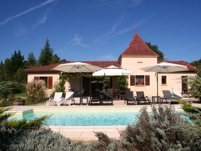 Agréable maison en Périgord noir avec piscine privée idéale pour les familles .