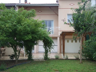 Albi, appartement dans le quartier Madeleine avec terrasse, jardin et garage, proche du centre historique (Tarn, Occitanie)