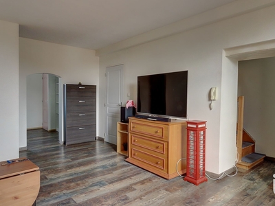 Appartement 3 pièces de 75 m² à Saint-Sardos (82600)