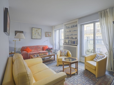 Appartement 4 pièces de 76 m² à Paris (75015)