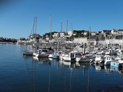 Appartement de standing avec vue sur le port d'Audierne (Finistère, Bretagne)
