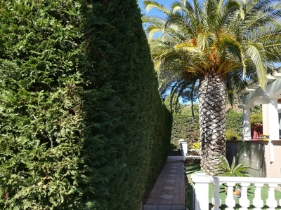 Comme Chez Vous, rez-de-jardin villa dans un quartier calme de Saint-Raphaël (Var, Côte d'Azur)