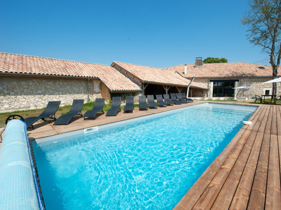 Gîte de Coutélas, indépendant, 5 chambres, jardin clos et piscine chauffée privée, proche Casteljaloux, ville thermale