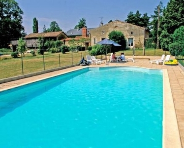 La Petite Loge pour 8 personnes avec piscine privée dans le sud Vendée