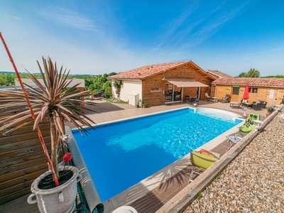 Évasion champêtre dans le Lot-et-Garonne : Maison contemporaine 3 chambres avec piscine privée à Verteuil d'Agenais