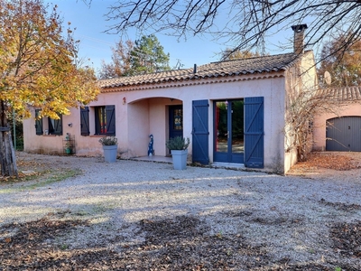 Maison 6 pièces de 115 m² à Fox-Amphoux (83670)