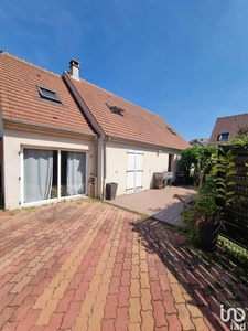 Maison 7 pièces de 132 m² à La Chapelle-en-Serval (60520)