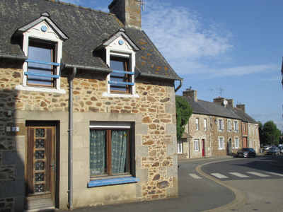 Maison de village, bourg de Goudelin, à seulement 17km de la mer (Côtes d'Armor, Bretagne)
