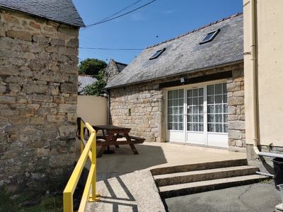 Maison en pierre située dans un hameau calme à 5 minutes de Quimper et à moins de 30 minutes des plages (Finistère, Bretagne)