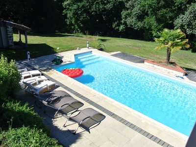 Maison spacieuse avec piscine proche du Puy du Fou