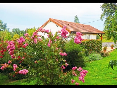 Maisonnette pour 4 personnes à 10km de Pau avec grand jardin et terrasse couverte
