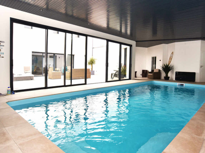Villa avec piscine intérieure spa et hammam aux Sables d'Olonne