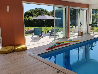 Villa de plain pied à Brignogan tout confort avec piscine intérieure chauffée toute l'année et à 100m de la plage (Finistère, Bretagne)