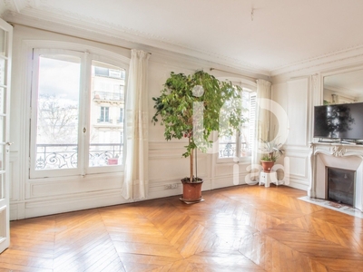 Appartement 4 pièces de 109 m² à Paris (75010)
