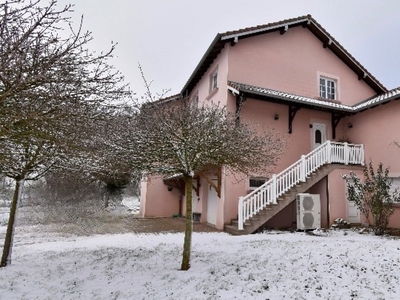 Maison 9 pièces de 270 m² à Saint-Avold (57500)