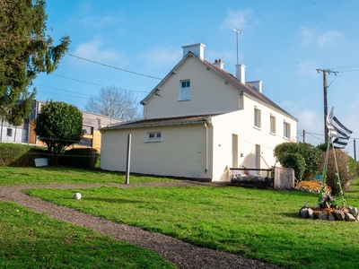 Maison de ville 4 pièces de 65 m² à Saint-Vincent-sur-Oust (56350)