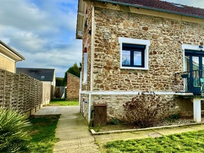 Vente maison 4 pièces 107 m² Ballancourt-sur-Essonne (91610)
