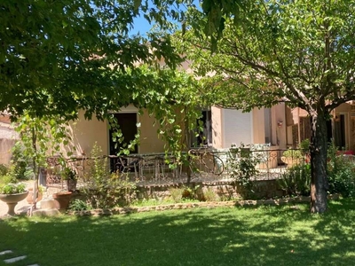 Vente maison 7 pièces 173 m² Courthézon (84350)