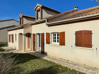 Vente maison 8 pièces 160 m² Nouaillé-Maupertuis (86340)