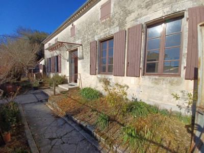 Maison à à AIGRE de 115m²