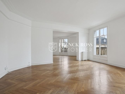 Location appartement 6 pièces 200 m²