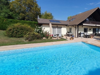 Maison de prestige de 247 m2 en vente Sauverny, France