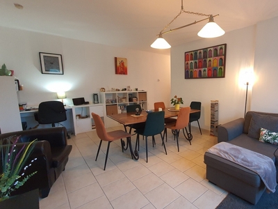 Appartement 4 pièces de 90 m² à Cheval-Blanc (84460)