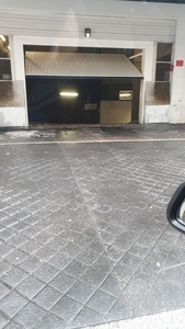 Parking/garage/box de 15 m² à Paris (75014)