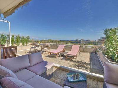 Penthouse de luxe de 2 chambres en vente Mandelieu, Provence-Alpes-Côte d'Azur