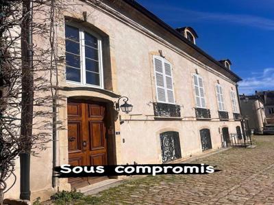 Maison de luxe 3 chambres en vente à Beaune, Bourgogne-Franche-Comté