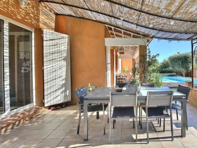 Vente maison 6 pièces 134 m² Roquebrune-sur-Argens (83520)