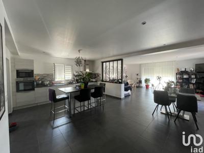 Maison 4 pièces de 142 m² à Suze-la-Rousse (26790)