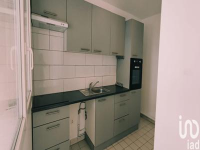 Appartement 2 pièces de 48 m² à Courbevoie (92400)