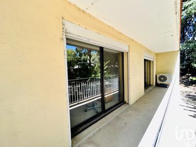 Appartement 3 pièces de 70 m² à Nîmes (30900)
