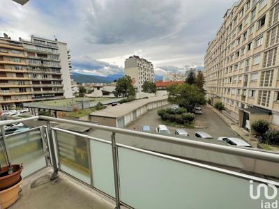 Appartement 4 pièces de 71 m² à Grenoble (38100)