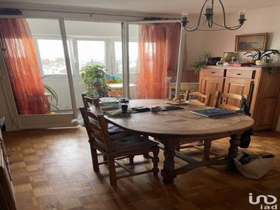 Appartement 3 pièces de 65 m² à Choisy-le-Roi (94600)