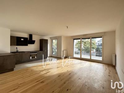 Appartement 4 pièces de 92 m² à LA VARENNE-SAINT-HILAIRE (94210)