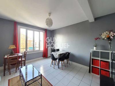 LOCATION : appartement 2 pièces (46 m²) à BOURG LA REINE