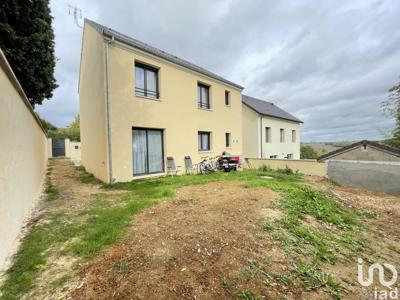 Maison 6 pièces de 102 m² à Combs-la-Ville (77380)